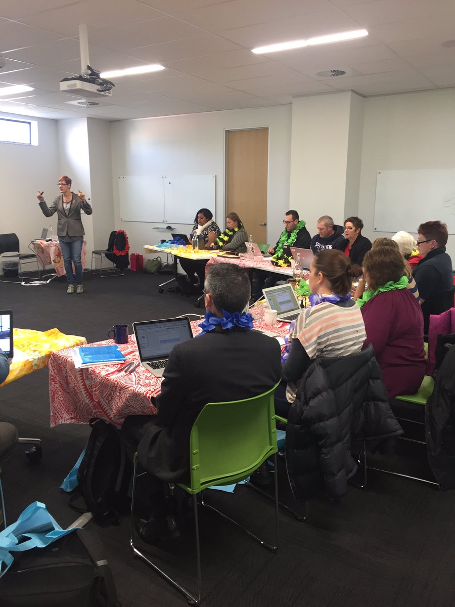 RowanTaigel's tweet photo. @virtuallykaren rocking the first keynote slot at the #FFIhui in Chch today @SuziGould2 @TogiLemanu @SWebstar @hcoop https://t.co/OgSiT7UKtR