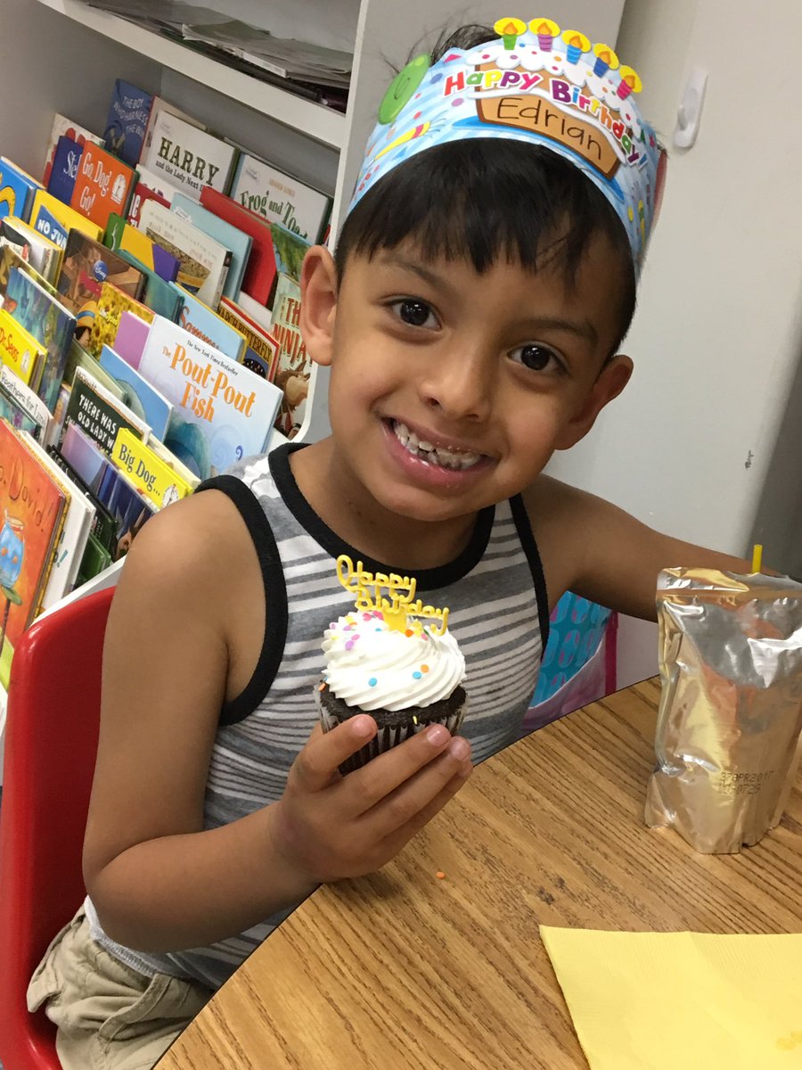 smcdevitt_MES's tweet photo. Celebrated our summer birthdays today... And I got to be "Summer Birthday Queen!" thanks to one of my sweet parents! https://t.co/OfiM5OjKmi