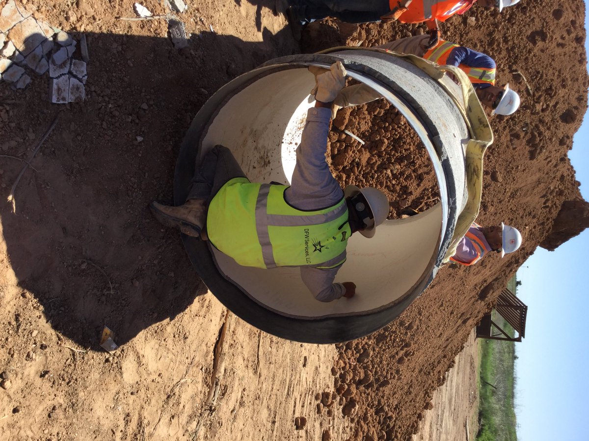 CondieConstruct's tweet photo. Last piece of pipe to go in the ground. 

Amarillo, TX - Waterline https://t.co/PB26Vqebkm