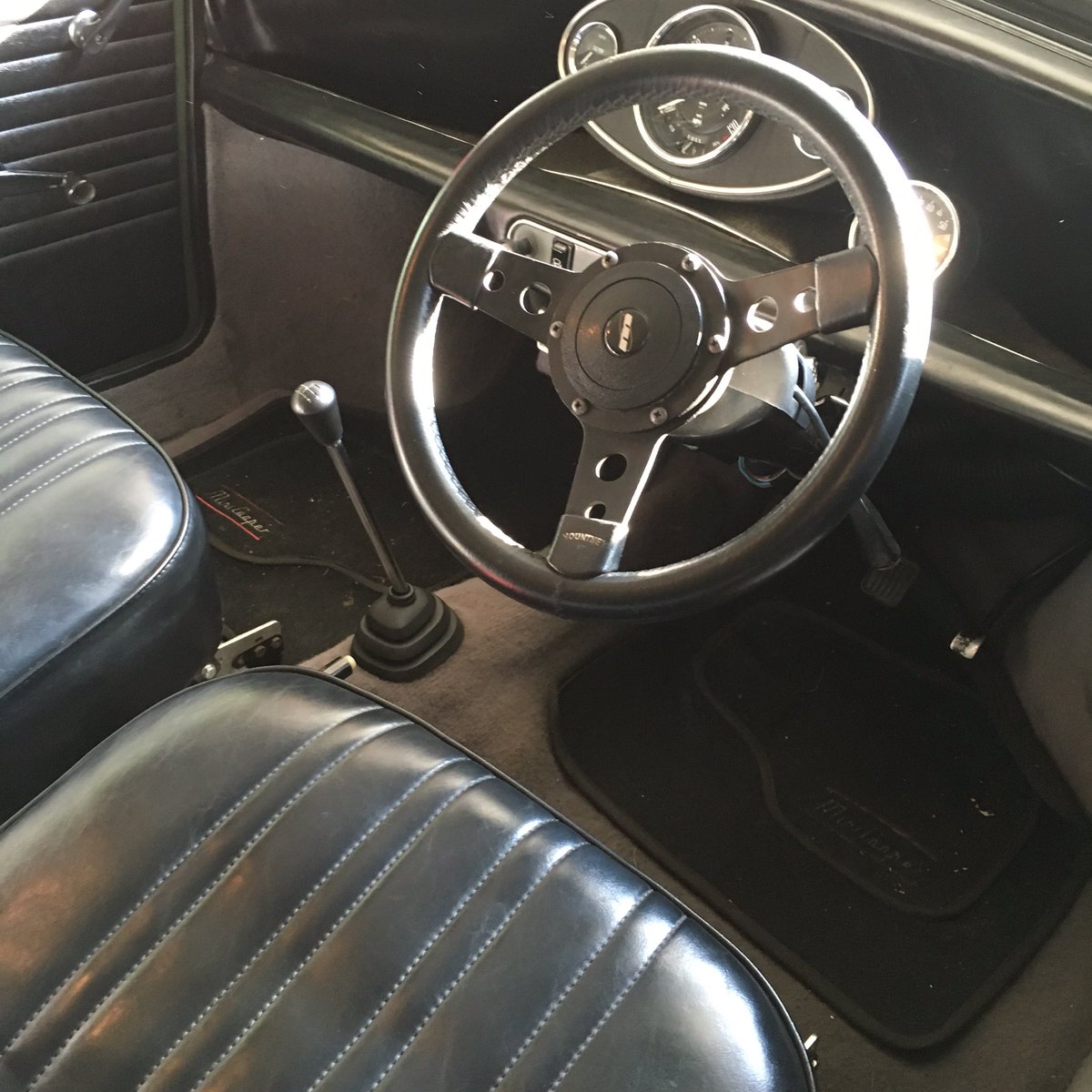 DhaniJones's tweet photo. A #RightHandDrive experience w/ @GrahamRahal @IndyCar drivers on the @IMS #ClassicMini @MINI thoughts @DutchMandel https://t.co/7oD7shSI9o