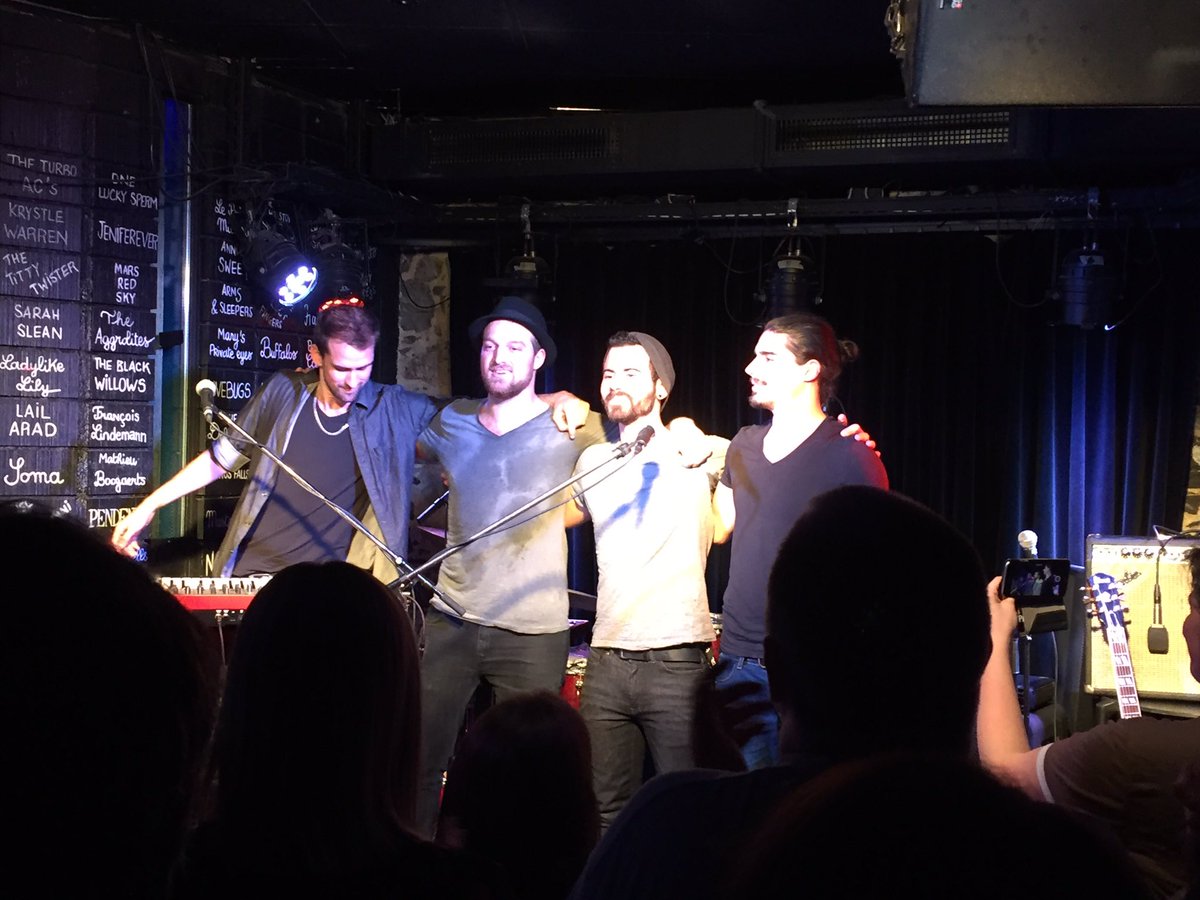 Limetteswiss's tweet photo. @GhostSideMusic Au top le vernissage au @bleulezard ce soir! Bravo à tous, vivement le prochain show et l'album 🎉👍 https://t.co/AfdoX7ZolX