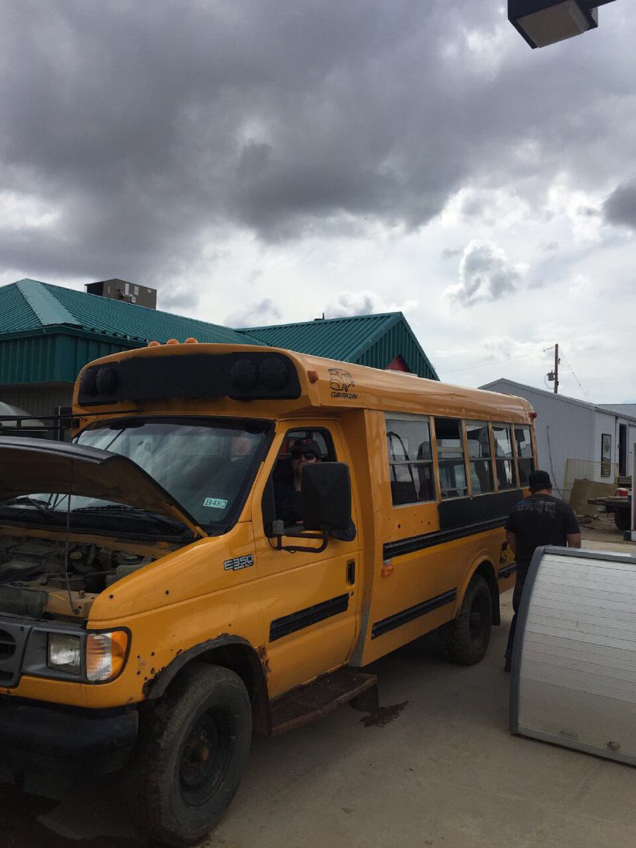 wheatkings1962's tweet photo. Introducing the newest member of the wheat King family... She goes by Winnie! #20passenger #getinsitdownshutup https://t.co/ZIGPwdtPqS