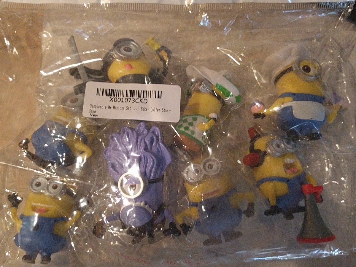 thomaslahey's tweet photo. My husband got me a bag of happiness! #Minions https://t.co/LsFRalqBP8