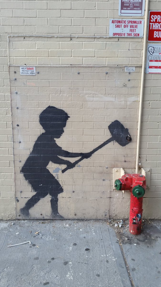 BlazinEurasian's tweet photo. Just another hot night on the #UPWS #NYC shout out to #Banksy https://t.co/AVqyYHdFDr