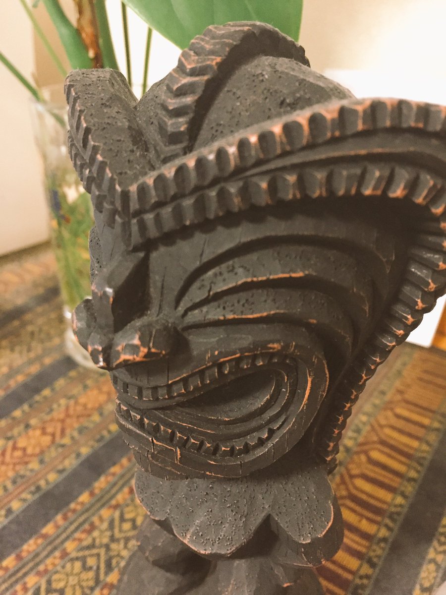 オイコニア Sur Twitter オイコニアの守り神 オイコニア玄関には 神様がいます 幸運の神です ハワイで出逢いました 拝んでくれたら もれなく幸運を 守護神 ハワイ出身 でも 日本語 の説明書き お土産 あるある