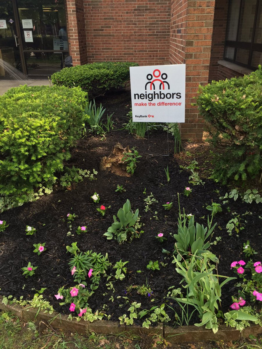 atrares's tweet photo. Special thanks to @keybank #neighborsmakethedifference volunteers for helping beautify the @MayDuganCenter today! https://t.co/COGItAH6k4