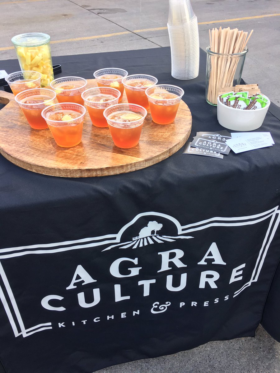 Come see <a href="/sota_clothing/">sota clothing</a> and <a href="/champagnemacs/">Champagne+Macaroons</a>! Get their new Happy Cabin'er tee/tank and cool down with some iced tea!