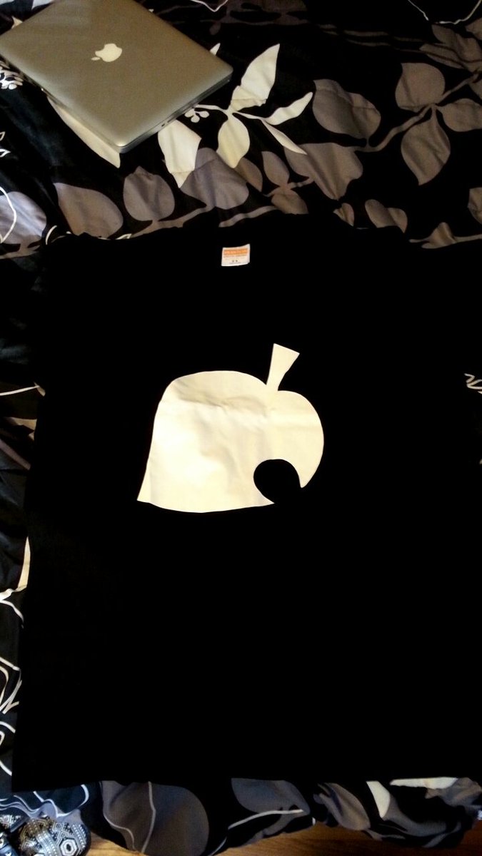 AnAnimalCrosser's tweet photo. Just got this in the mail🙋 #animalcrossing #acnl #animalcrossingshirt https://t.co/QJdyTr6AZN