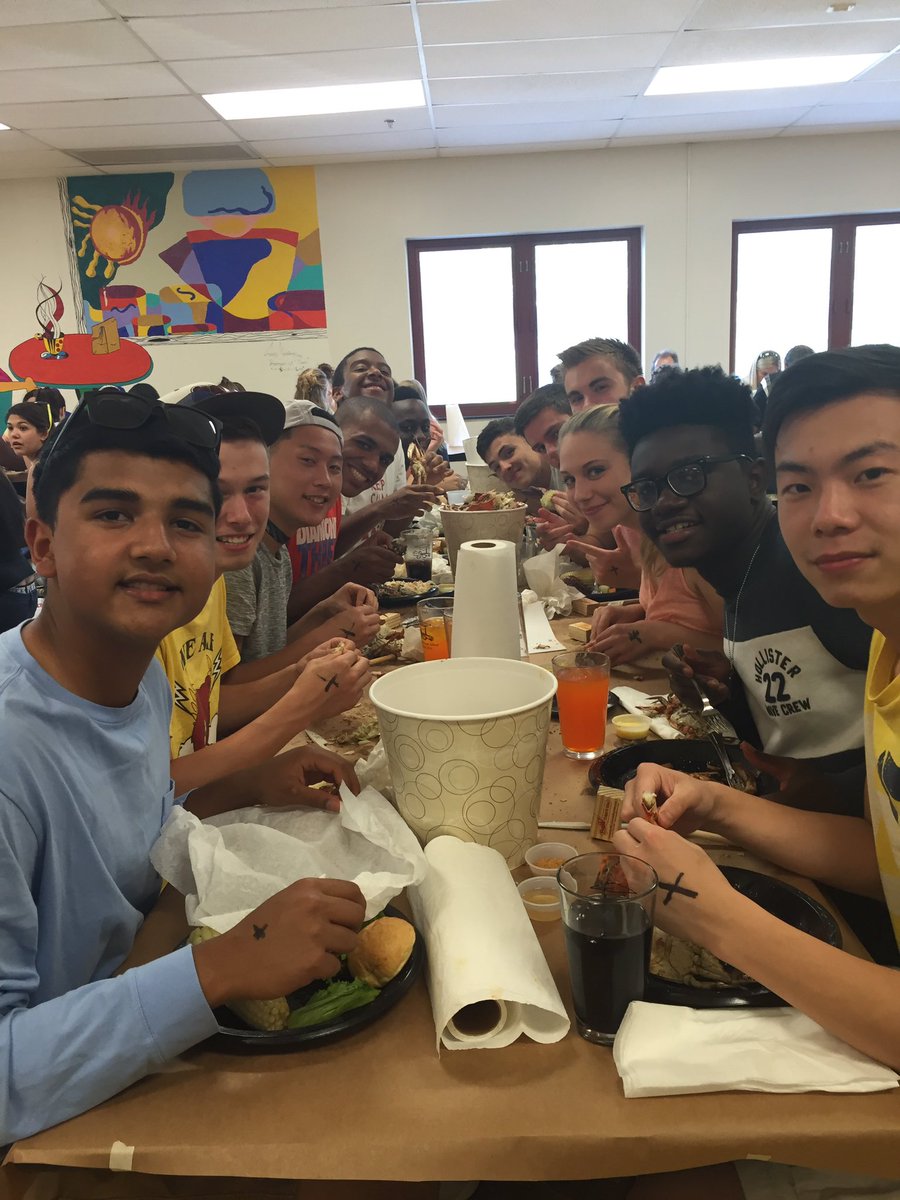 hcpss_hahs's tweet photo. #ClassNight2016 https://t.co/bPgACW13lr