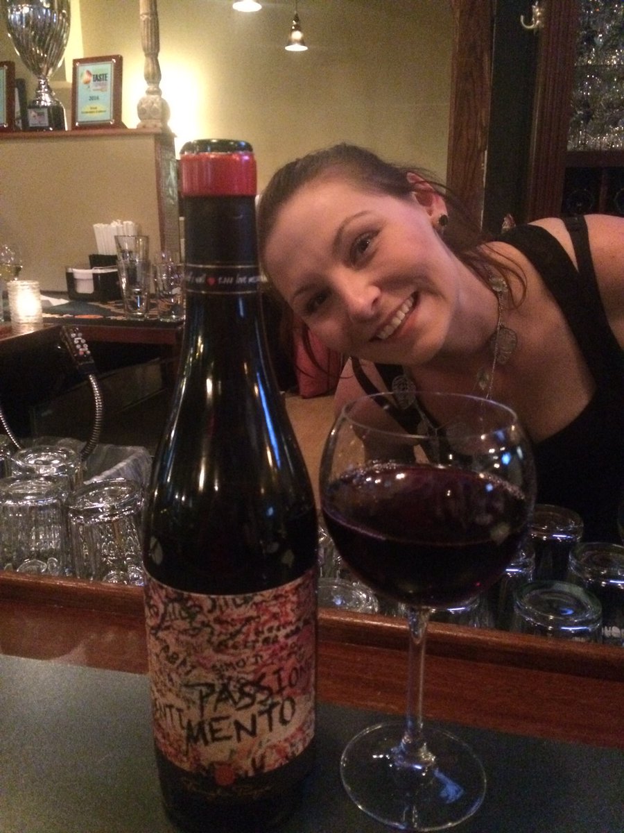brtw2's tweet photo. #NationalWineDay #bartendress #TowelDay #Coolestbartender @bananaclanana @ScottLowe @lowqualityjpeg @olnessa https://t.co/RVHm42T7JZ