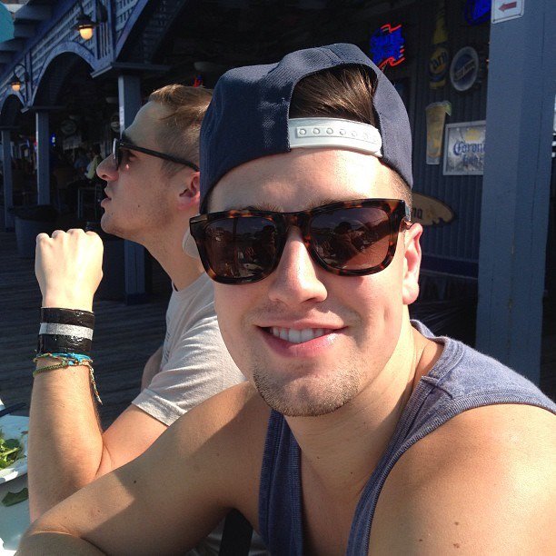 btrvocalss's tweet photo. Gracias por llegar a mi vida, gracias por siempre escucharme, gracias por convertirse en mi mundo, los amo. https://t.co/juRKeP45vk
