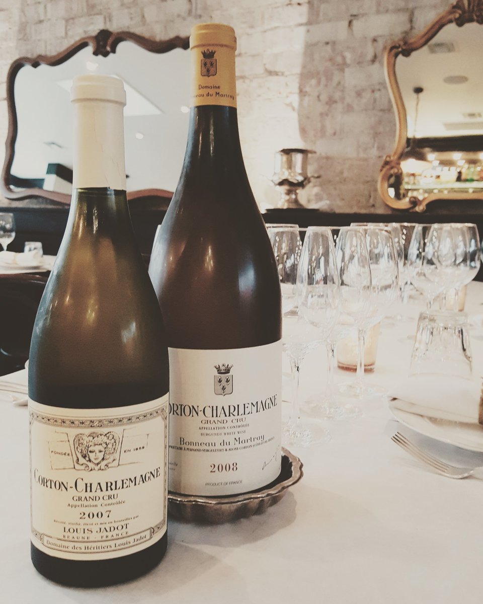 🍷🍷🍷
•   •   •
#nationalwineday #cortoncharlemagne #terrinerestaurant #vino #wineo #lifestyle #luxury #EAG
