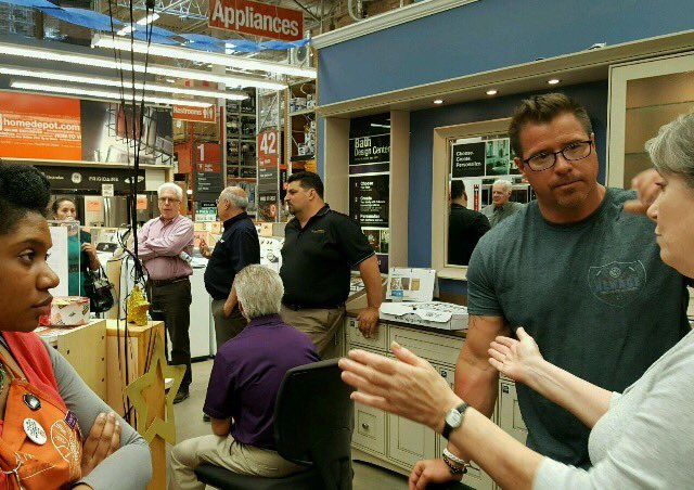 thatkdesign1211's tweet photo. Great job team! Thank you to our vendors,installers and the entire 1211 crew. 🌟🌟🌟@HolterC https://t.co/dXR6v21B02