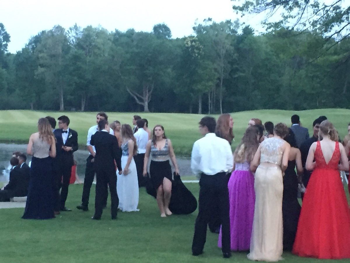 SCClassOf16's tweet photo. Gorgeous night for #SCProm2016 https://t.co/FXH6gh1XtL