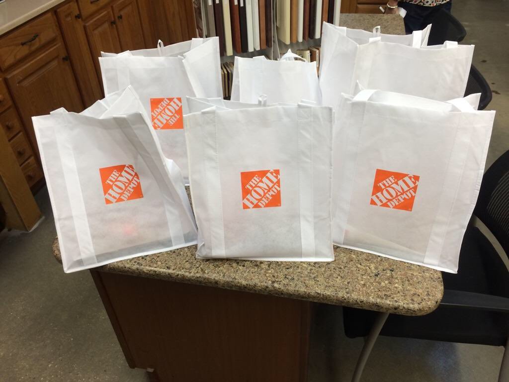 thatkdesign1211's tweet photo. ...And HD swag for our VIPs (customers). 1211 knows how to party🎉@HolterC https://t.co/vokHG02e29
