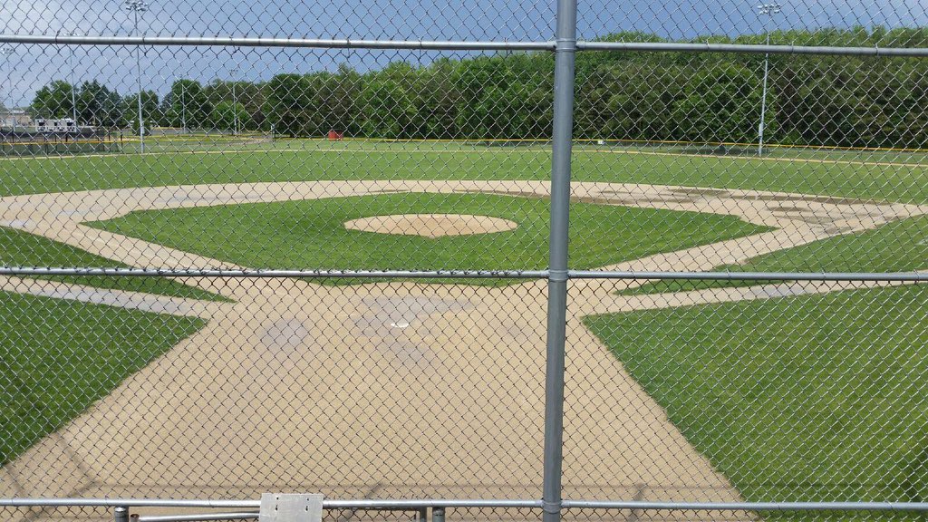 PretzBaseball's tweet photo. Mother Nature wins the day. We had a quality workout at Hustle. Tomorrow on @NFHSNetwork 630pm. #WeAreFREEPORT https://t.co/ca107TUKJq