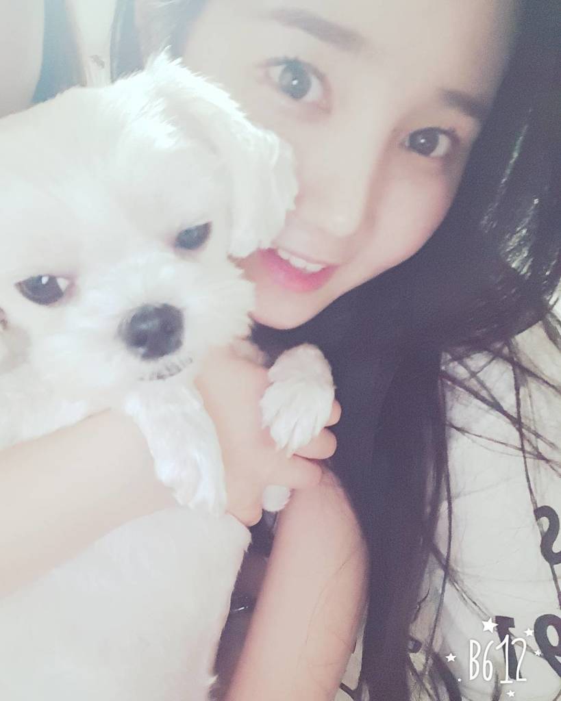 HVstagram's tweet photo. [YOOARASTAGRAM]#예삐야
#요즘왜그래 #우울하니#내아가 
#밤새괴롭혀서미안해
#넌나의에너지 by chloe.yoo.73 https://t.co/Ylna367RNd