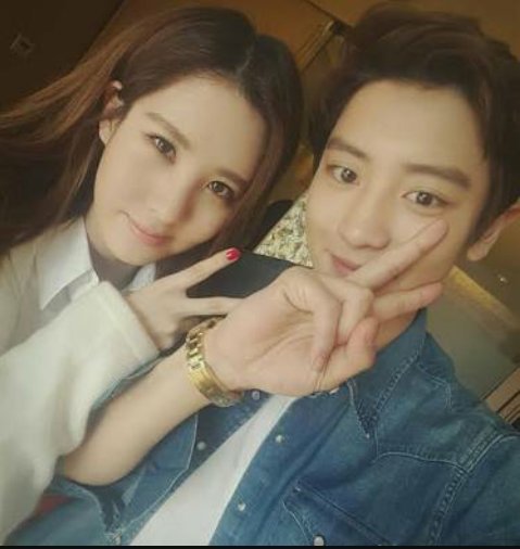lustphorian's tweet photo. 이라 우리의 영화를 보는 것을 잊어.

#SoIMarriedAnAntiFan https://t.co/yYkT6RrGpF
