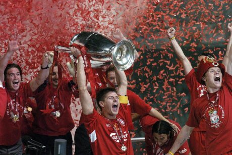 UN DÍA COMO HOY en el 2005, Liverpool derrotaba al Milán y alzaba su Quinta Champions en el milagro de Estambul!