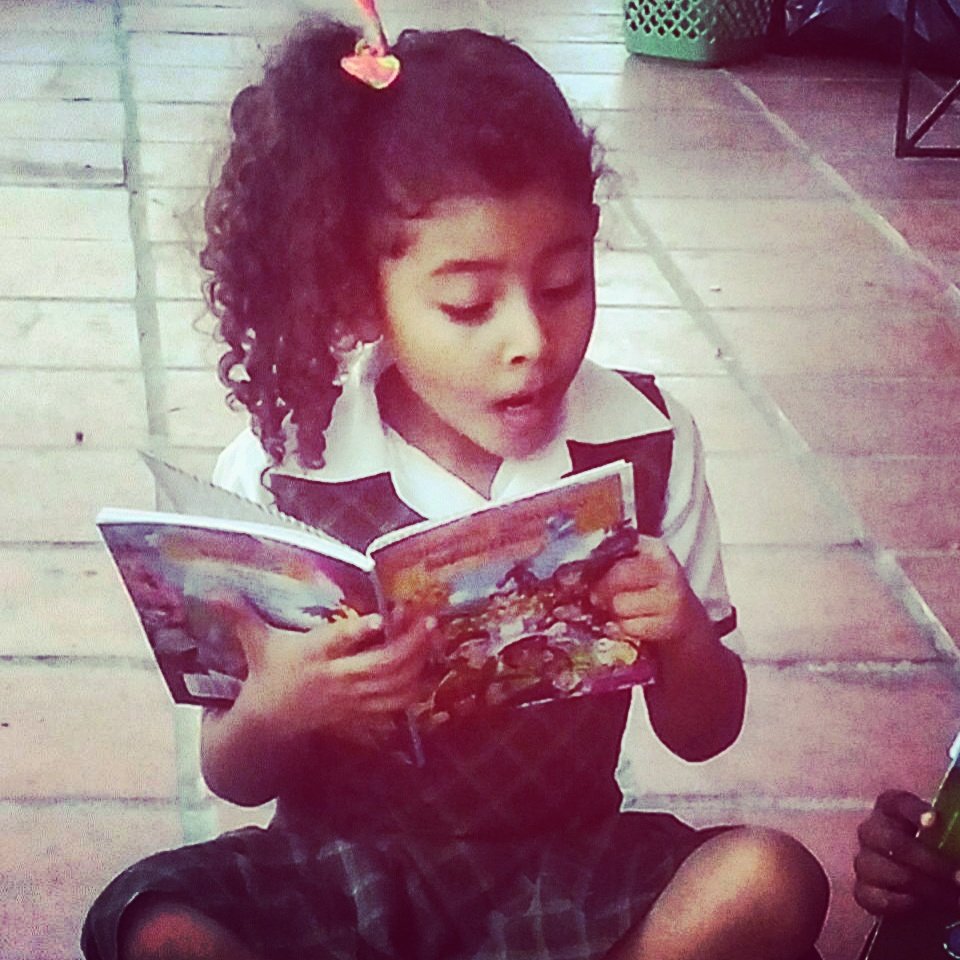 zafrayaja's tweet photo. #SemanaE I.E.D Juan Miguel D Osuna #SantaMarta Por sus niños #LeerEsMiCuento #FelizMiercoles https://t.co/0yMMwstipS