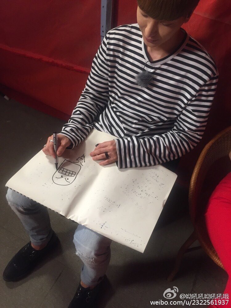 13elieveSG's tweet photo. [HQ PIC] 160525 呦吼吼呦吼吼哦 Weibo Update - Teuk, what's that you're drawing? It looks adorable~ https://t.co/ZLeJLdP2b3