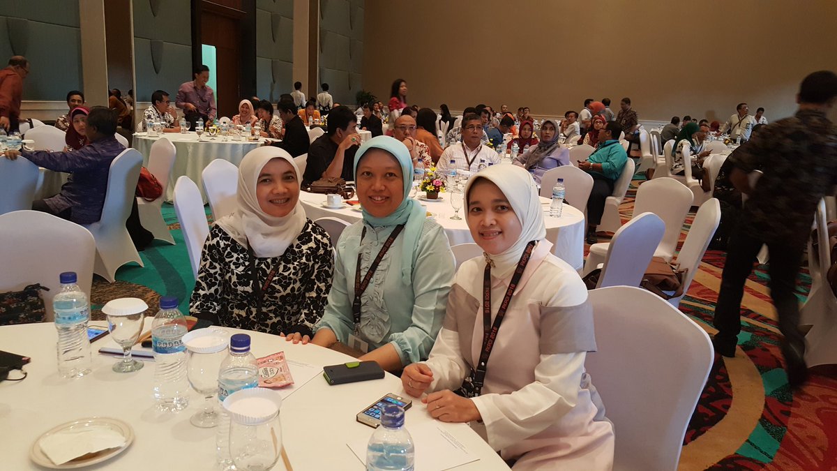 aree_wd's tweet photo. @FKTIK2016 Srikandi TIK Kanwil Sumbarja#fktik2016 https://t.co/ASMrJv4Alx