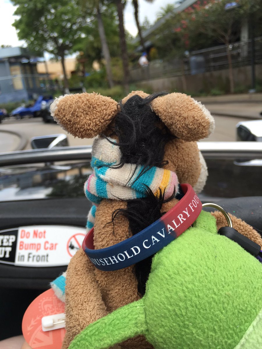 elcequestrian's tweet photo. Driving &amp; drawing at Disney @thewanderberry https://t.co/SexaWBSW7E