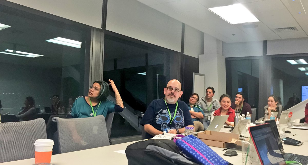 devflatam's tweet photo. Así se vive el batch9 en estos momentos #FacebookMéxico 🤓😎 https://t.co/bLUDUJ0vA4