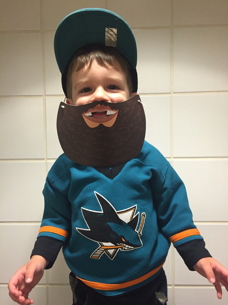 stephyluch's tweet photo. My lucky charm tonight! #jvanderson #SJSharks #SilenceTheBlues https://t.co/bIkcphOwlU