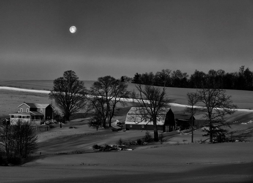 ThePhotoReview's tweet photo. Discover Jeff Martin's -Moonset Sunrise, one of last year's best in show! 
https://t.co/u0xUFxfv4W https://t.co/Gq82ECx3Go
