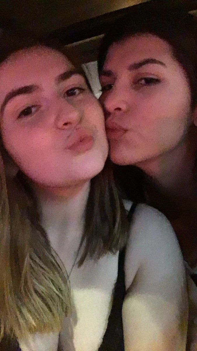 itssojulia's tweet photo. 💗 https://t.co/a8GRmPKj7j