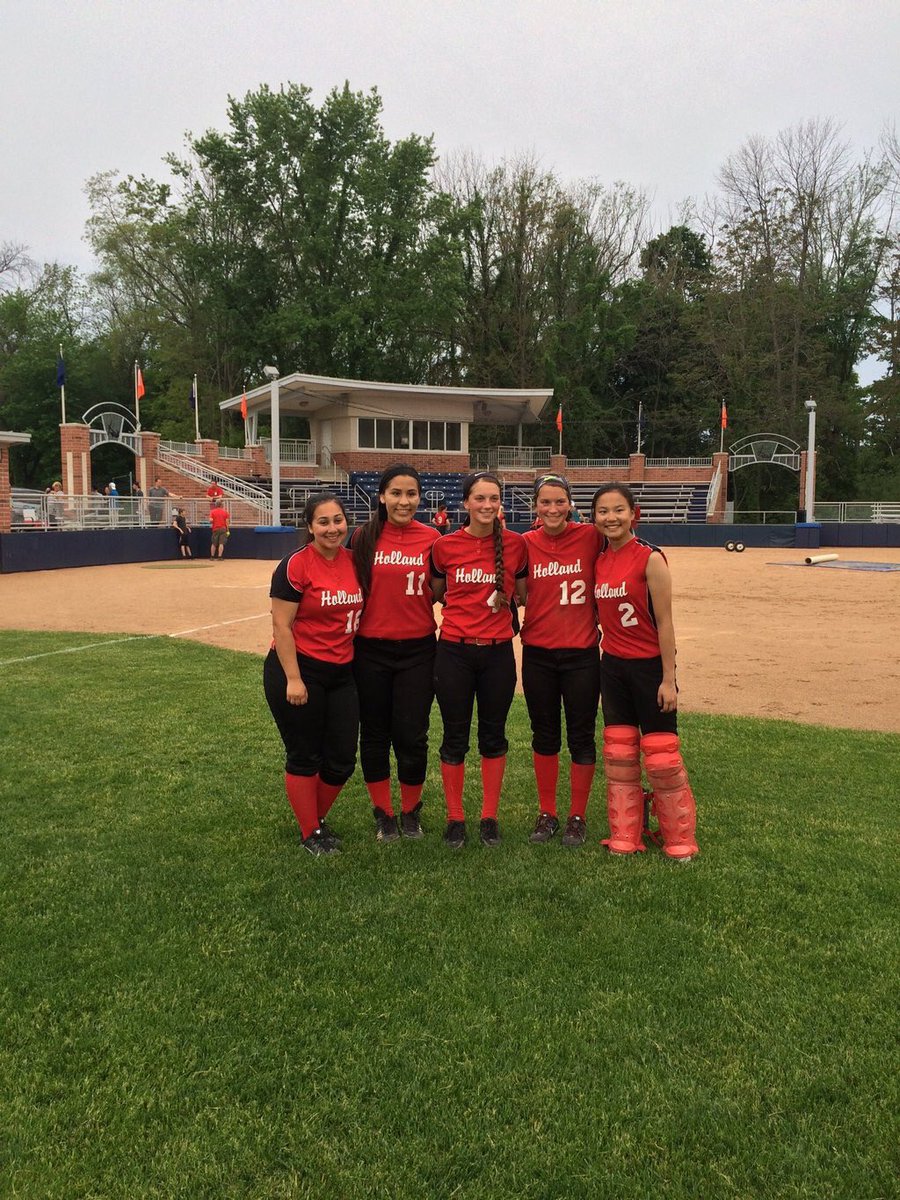 KatieWahmhoff's tweet image. Thank you for being my family for the past 4 years❤️ #SlothOn