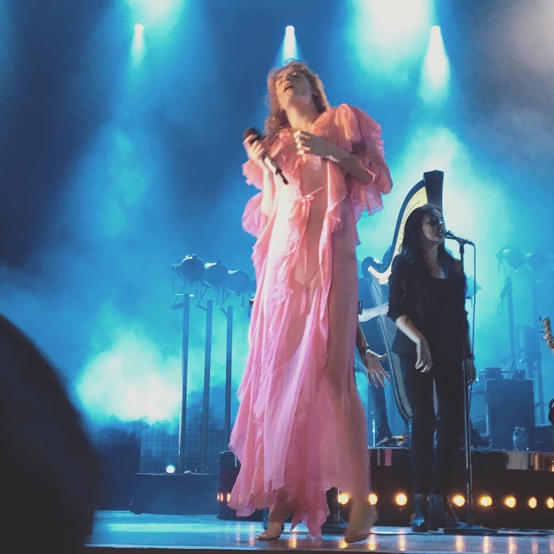 FATMUpdates's tweet image. Florence and The Machine performing at Providence Amphitheater, In Bonner Springs KS. ✨