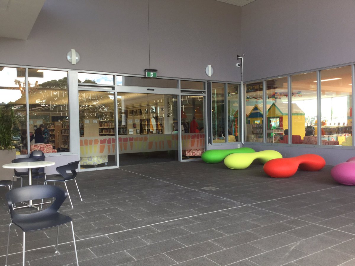 GetREalKidsArt's tweet photo. New Wynnum library opened yesterday - Oh my goodness it is AMAZING! So excited! #BNElibraries #BNE anyday #IFN612 https://t.co/0St0vZ45xW