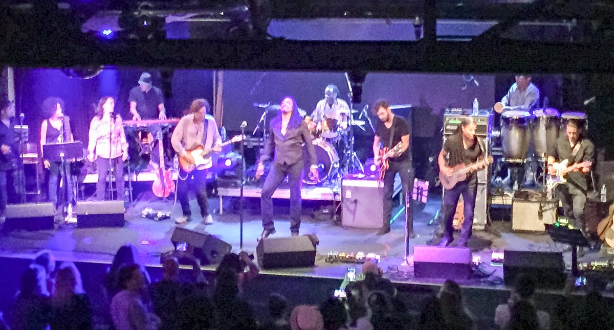GilWave's tweet photo. Is that a @kalabrandmusic ubass I see @DougWimbish? ;-) @nickhernandezco - it sounded great! (no surprise) https://t.co/Y7OghZ3nSa