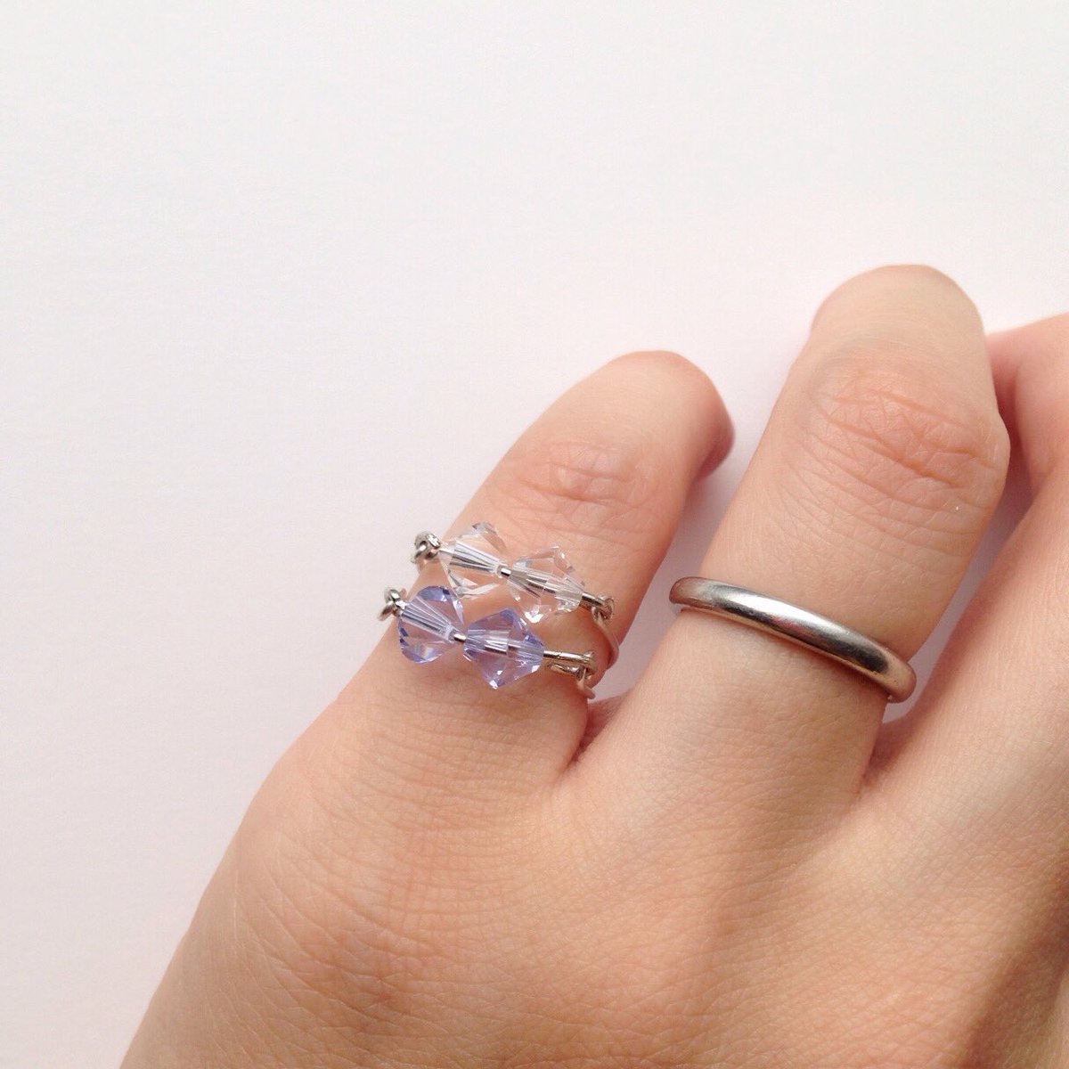AgencyEmma's tweet photo. Today's ring
ピンキーリング重ねづけ
キラキラして気分が上がる〜🎵

#minne #creema #pinkoi #fril #emmaagency https://t.co/Lu3nQ6w3Xh