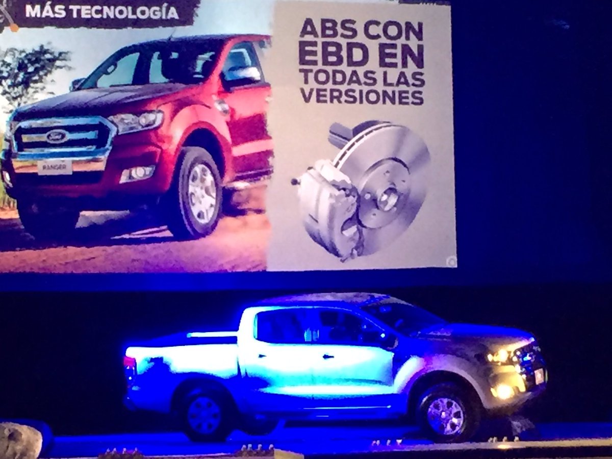 AutoexploraMX's tweet photo. Los motores de la nueva #FordRanger2017 en sus versiones 2.5 lt gasolina 2.2 y 3.2 lt diesel @FordMX https://t.co/CBM3w9iwTo