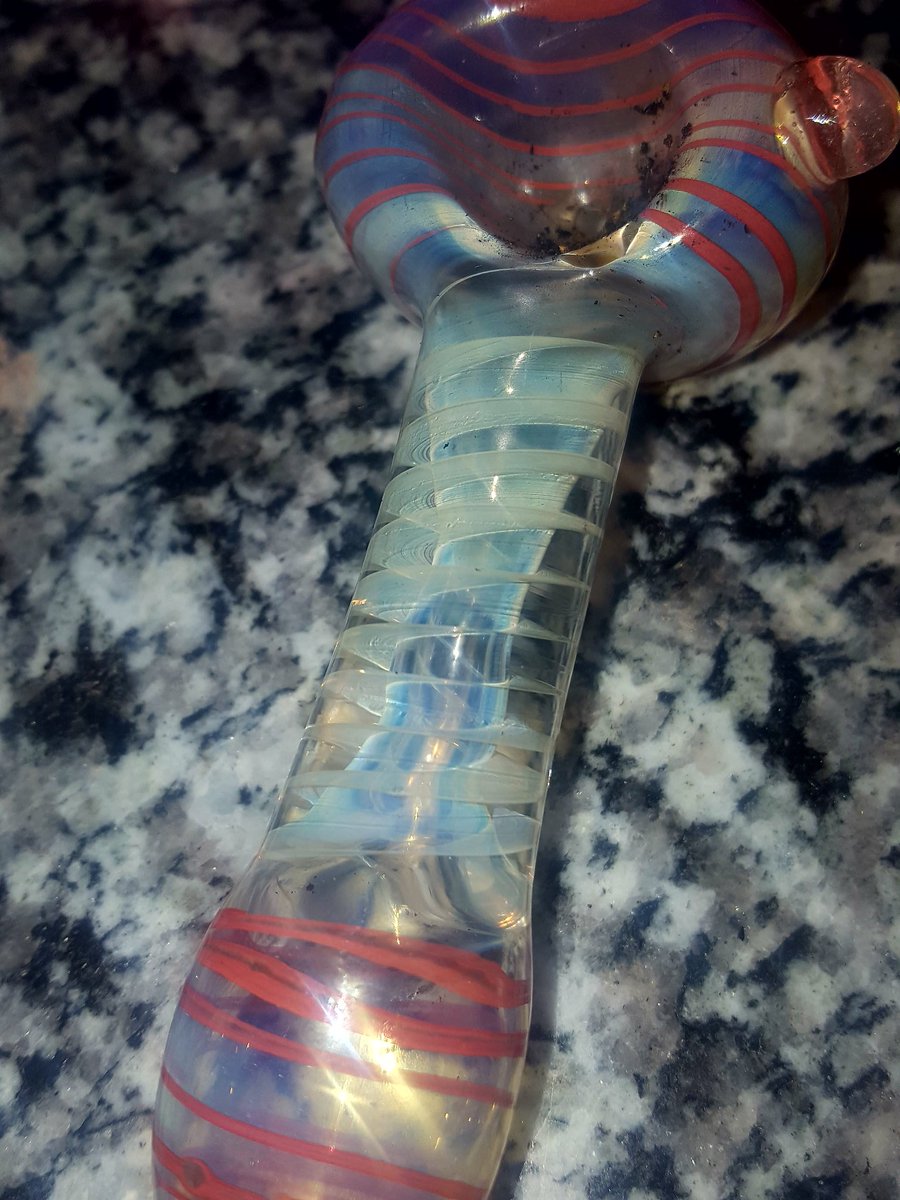 hempqueens's tweet photo. Beauty #smoker #marjuana #utahstoner #weed #smokeabowl #newpiece #stonersclub #stonersclub #stoner #weed love https://t.co/8ceUBxXC7X