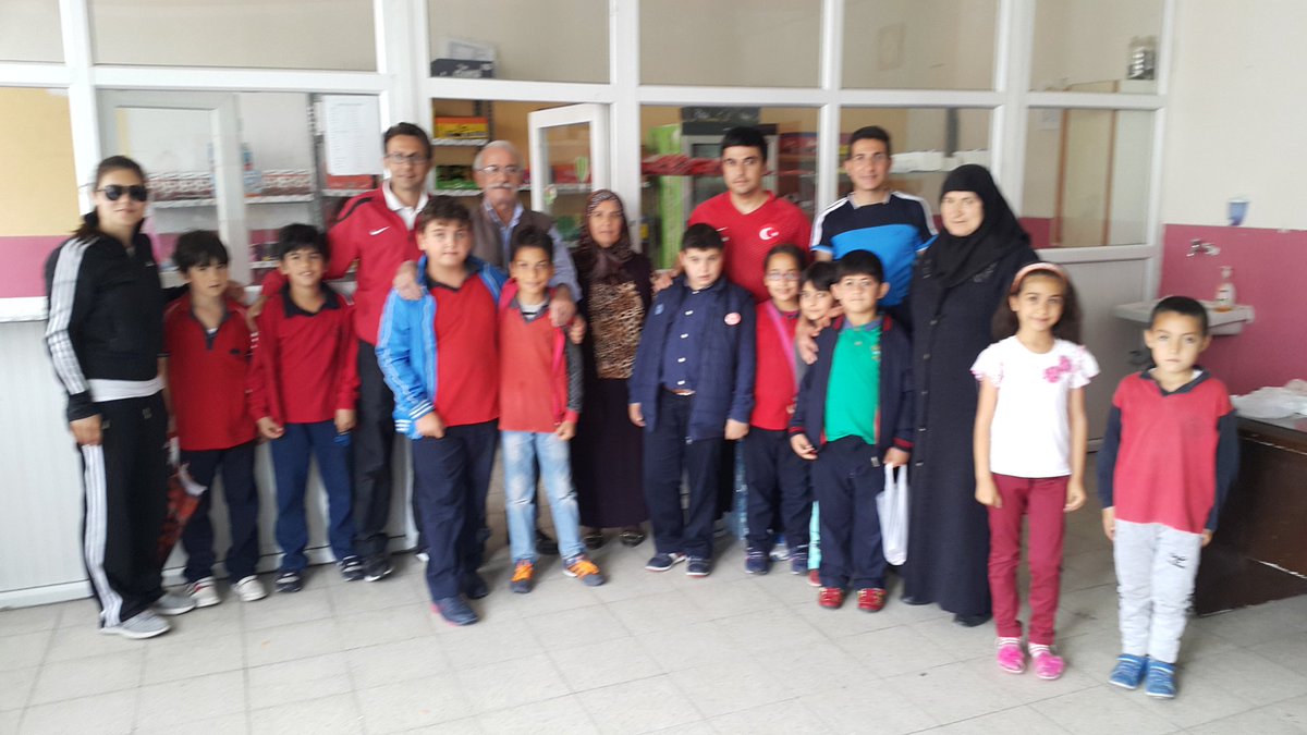 esra1019's tweet photo. Ailem ile spor yapıyorum proje Tanıtımları okullarda devam ediyor https://t.co/80XYq3SfG0