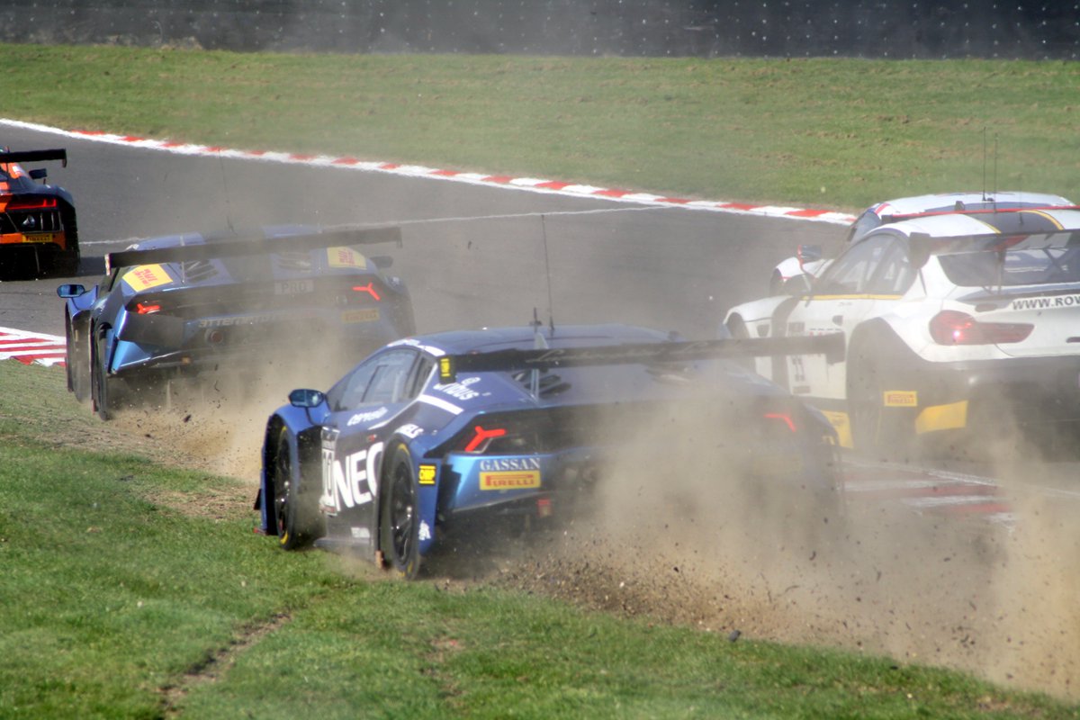 JonEKummelAtely's tweet photo. 1st lap drama at Druids May 2016 @Brands_Hatch @BlancpainGT @AttemptoInfo @Jeroen_Mul @Maxsplunt #ThrowbackThursday https://t.co/2qqqvm2Hln