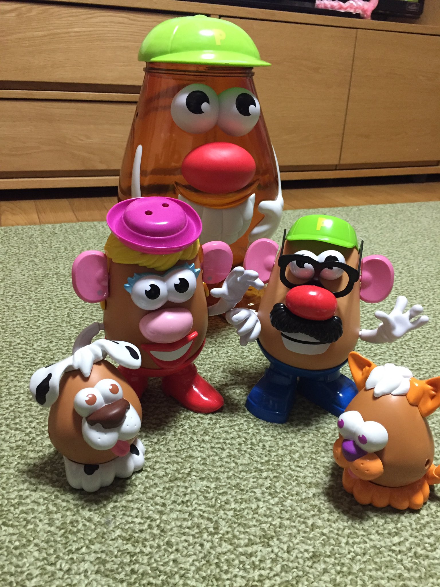 むらむら 嫁がコストコで買ってきたポテトヘッドが異様にかわいいんだが 顔パーツいろいろ付いてて思ったより楽しい T Co Dkan9yvwuf Twitter