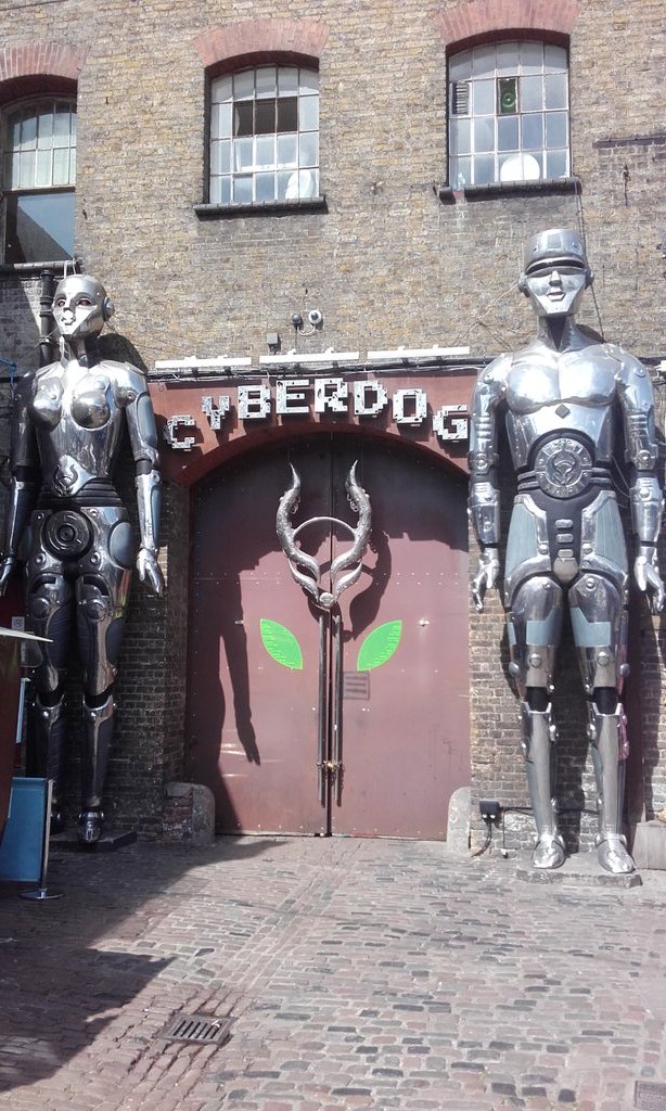 debergues1's tweet photo. Cyberdog is opening soon... https://t.co/yL1xQZLQdN