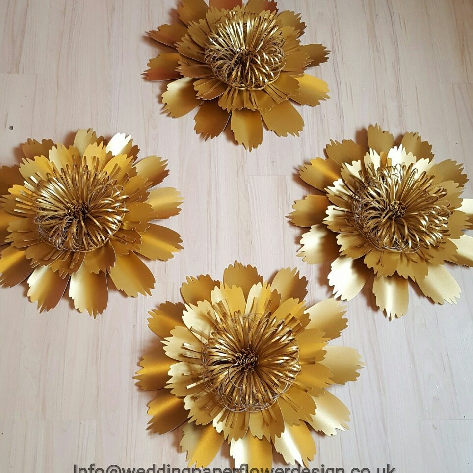 WPFlowerDesign's tweet image. Gold giant paper flowers(80 cm)
#giantflowers  #paperflowerbackdrop   #paperflowersuk #weddingpaperflowerdesign