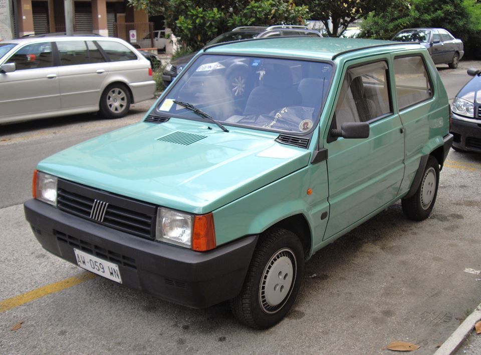 lercionotizie's tweet photo. #lerciostory Frizioni Fiat Panda scendono in piazza per protestare contro anziani https://t.co/uhkcFHsccn