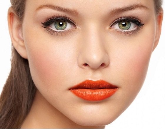 grupogipys's tweet photo. ¡Buenos días! Para ir a trabajar apuesta hoy por un look y maquillaje basado en lo sencillo y natural. https://t.co/MKWkrCSvpU