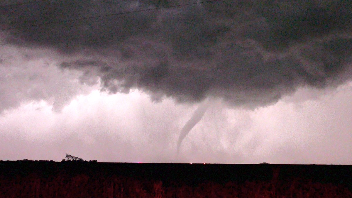 StasisChasing's tweet image. Saw an assortment of tornadoes at night today near Carrier, OK #okwx