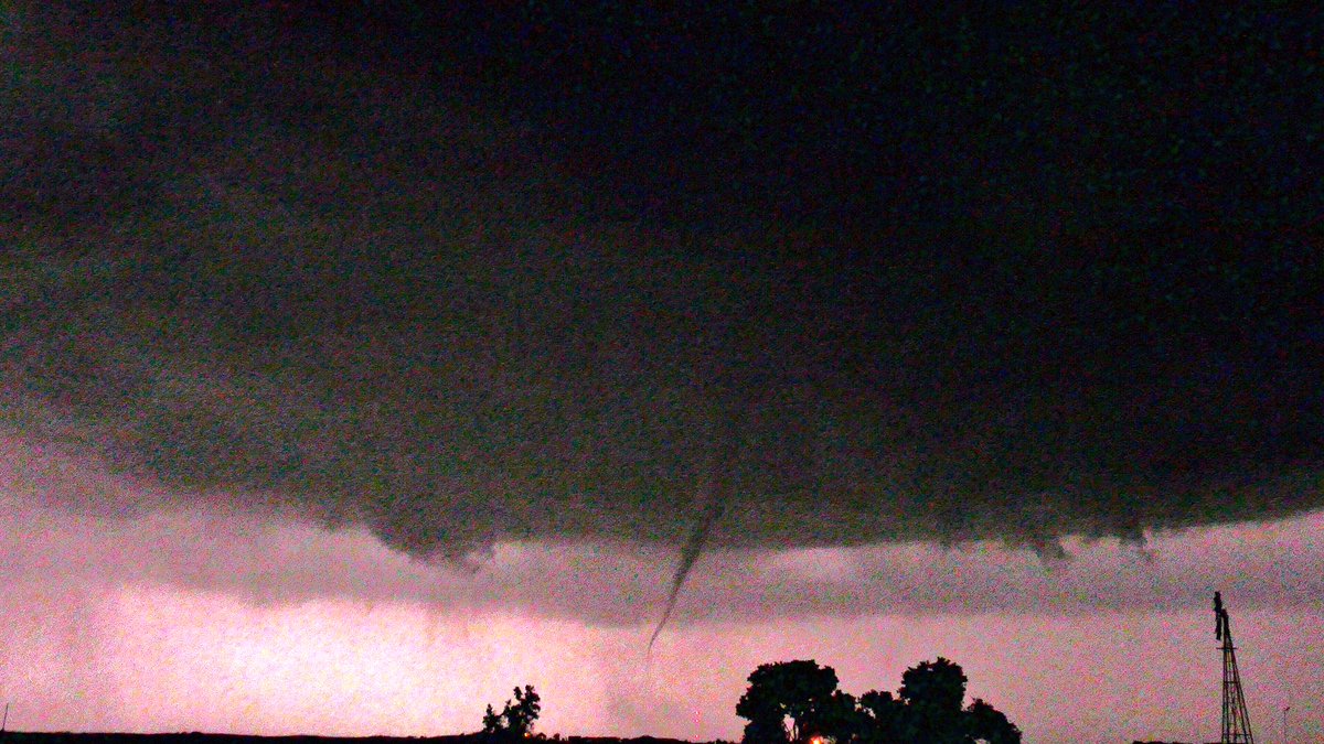 StasisChasing's tweet image. Saw an assortment of tornadoes at night today near Carrier, OK #okwx