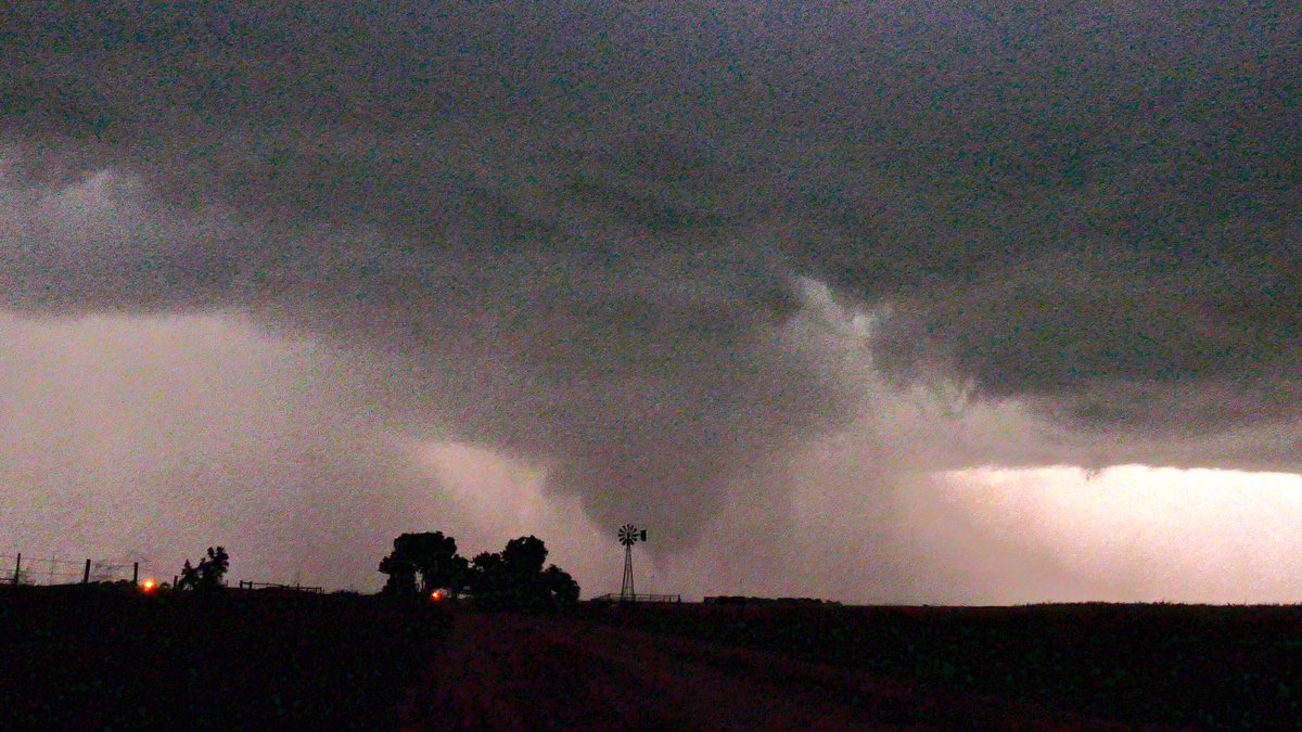 StasisChasing's tweet image. Saw an assortment of tornadoes at night today near Carrier, OK #okwx