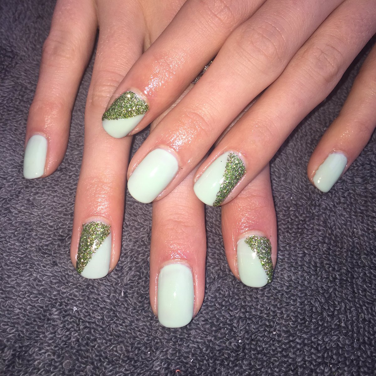 stephhaslam29's tweet photo. Mint Convertible Shellac 💚 https://t.co/n4fVlTDfMt