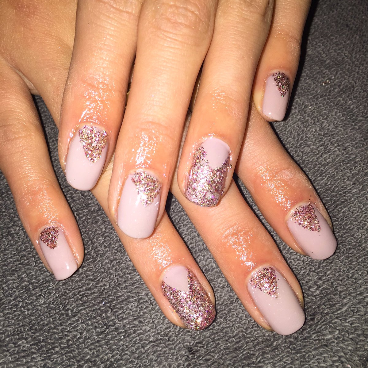 stephhaslam29's tweet photo. Field Fox and Glitter triangles 😍💫 https://t.co/GhnhLXiJur